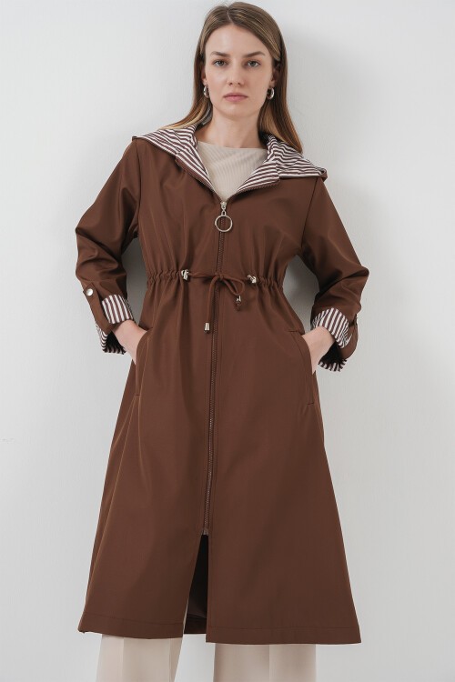 Merterium 9091 Beli Büzgülü Kapşonlu Trençkot - M. Kahverengi