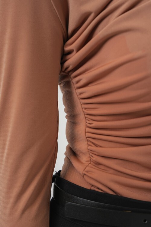 Merterium 925 Büzgü Detaylı Sandy Bluz - Bisküvi