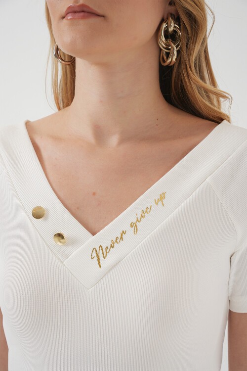 Merterium 928 Kısa Kol V Yaka Bluz - Beyaz