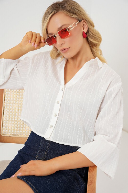 Merterium Kadın Çizgili Oversize Kısa Gömlek 20326 - Beyaz