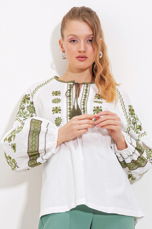 Merterium Kadın Haki Ekru Nakışlı Keten Bluz 902