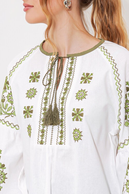 Merterium Kadın Haki Ekru Nakışlı Keten Bluz 902