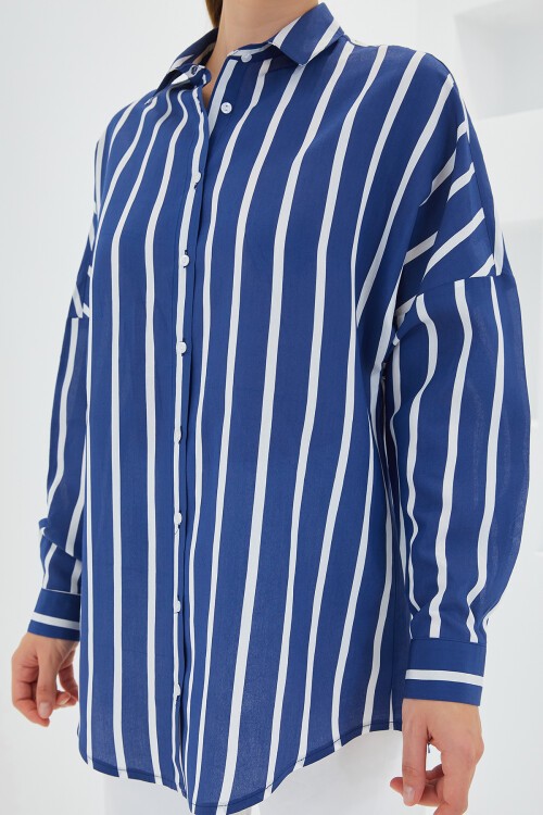 Merterium Kadın Lacivert Beyaz Çizgili Oversize Basic Gömlek 20254