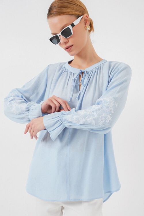 Merterium Kadın Nakışlı Örme Bluz 941 - Mavi