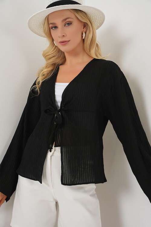 Merterium Kadın Önü Bağcıklı Bluz 952 - Siyah