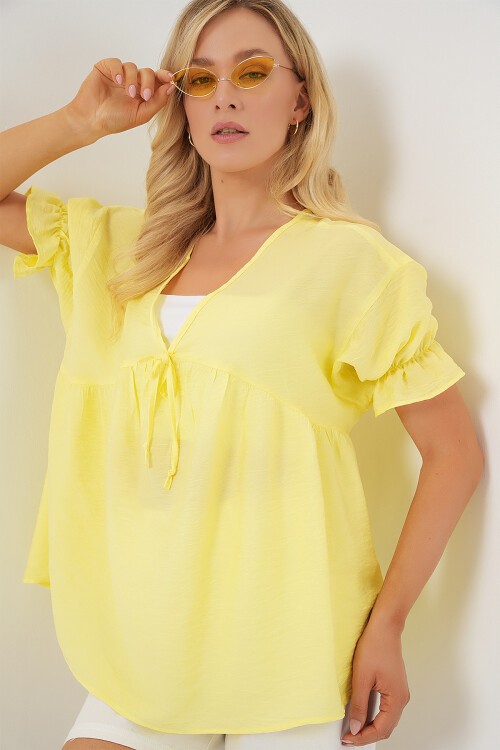 Merterium Kadın Önü Bağcıklı Kısa Kol Bluz 962 - Sarı