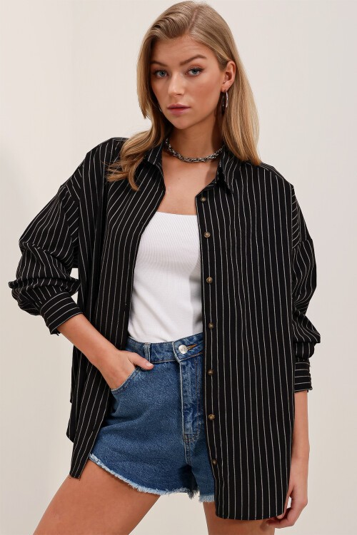 Merterium Kadın Siyah Beyaz Çizgili Oversize Uzun Basic Gömlek 3900