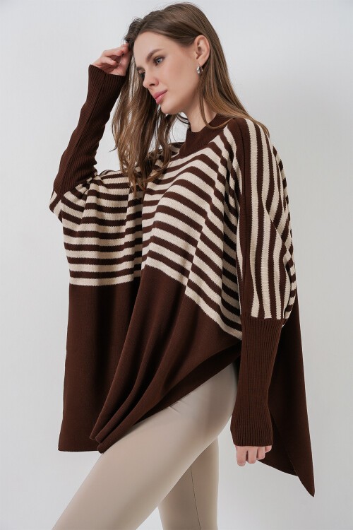 15783 Yırtmaçlı Panço Kazak - M. Kahverengi