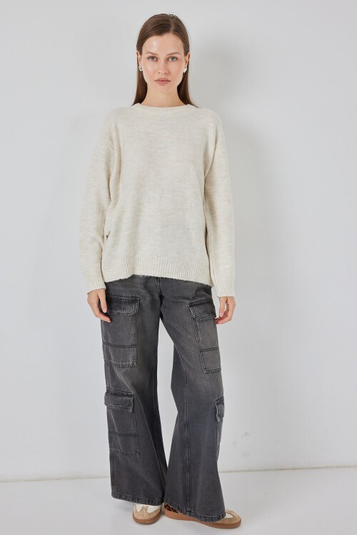 15895 Oversize Düz Krem Triko Kazak