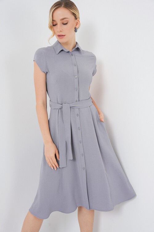 1677 Boydan Düğmeli Kuşaklı Elbise - Gri
