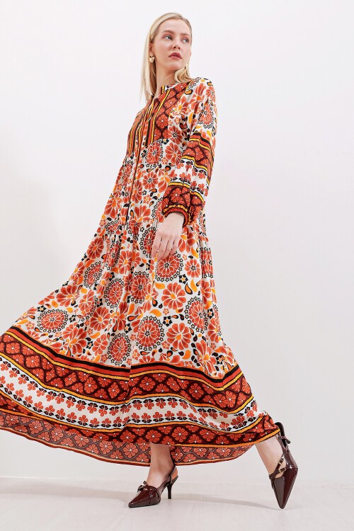 2423 Otantik Desenli Tesettür Elbise - M. Kahverengi