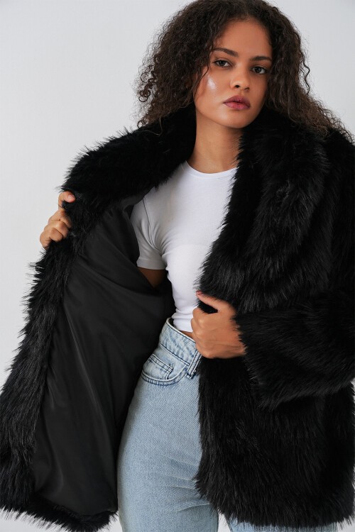Kadın Kemerli Oversize Kürklü Kaban - Siyah
