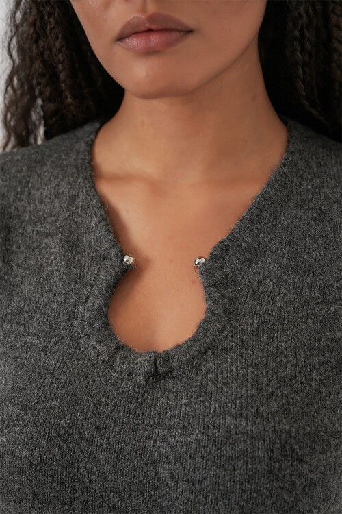 Kadın Kolye Detaylı Triko Elbise 15989 - Antrasit