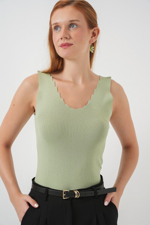 Kadın Zikzaklı V Yaka Bluz 15930 - Çağla