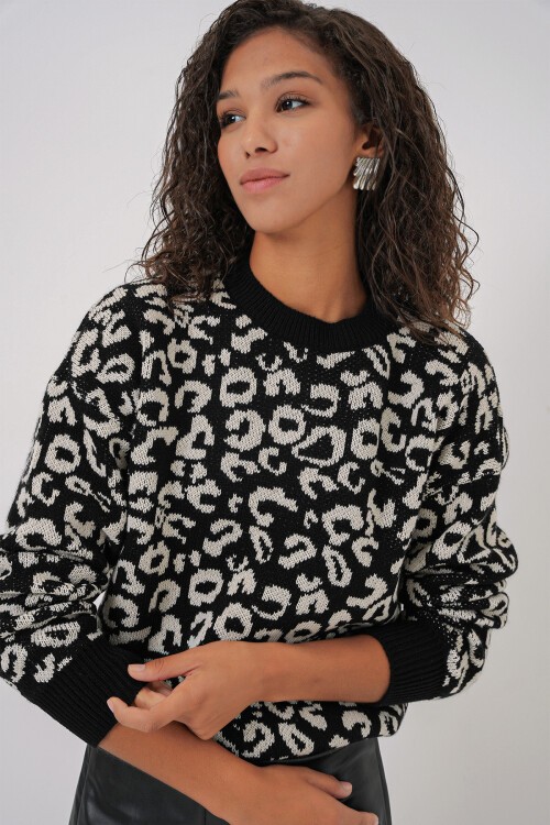 15909 Kadın Desenli Oversize Triko Kazak - Siyah - Beyaz 1