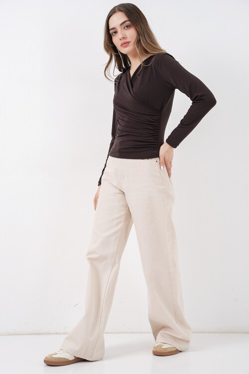 939 Anvelop Yaka Sandy Bluz - Kahverengi