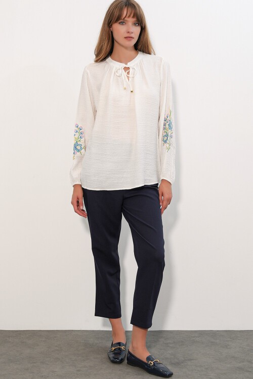 Kadın Nakışlı Oversize Bluz 1000 - Beyaz