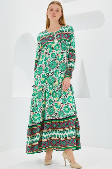 Merterium Kadın Yeşil Kırmızı Desenli Uzun Viskon Elbise 1947