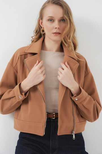 Merterium 0717 Kadın Kısa Kaşe Ceket - Camel