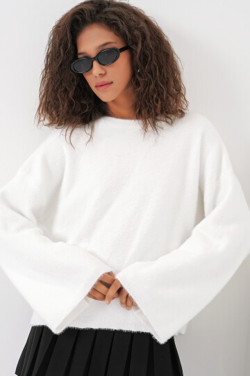 Merterium 15915 Yumuşak Dokulu Triko Kazak - Beyaz