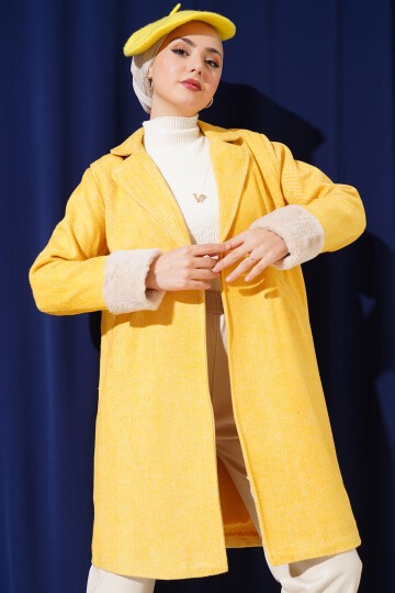 Merterium 9145 Kadın Kolları Tüylü Balık Sırtı Kaşe Kaban - Sarı