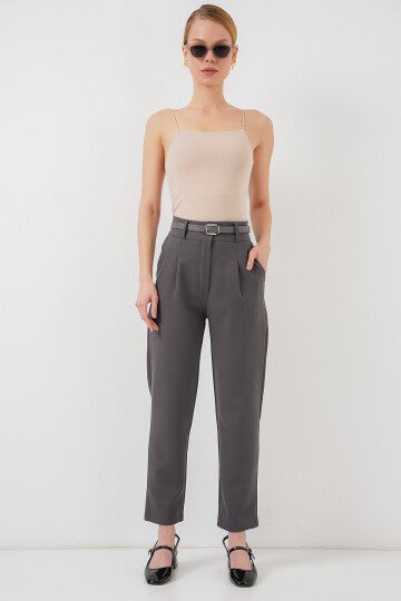 Merterium Kadın Pileli Kemerli Kumaş Pantolon 6725 - Antrasit