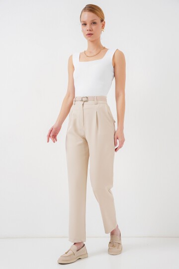Merterium Kadın Pileli Kemerli Kumaş Pantolon 6725 - Krem