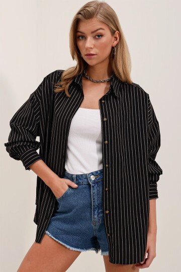 Merterium Kadın Siyah Beyaz Çizgili Oversize Uzun Basic Gömlek 3900