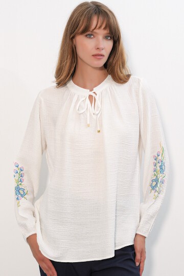 Kadın Nakışlı Oversize Bluz 1000 - Beyaz