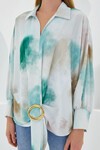 Merterium Kadın Yeşil Ekru Oversize Dökümlü Saten Gömlek 907
