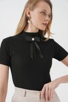 Merterium 926 Yaka Detaylı Kısa Kol Bluz - Siyah