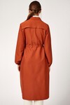 5677 ÖNÜ BOYDAN FERMUARLI TESETTÜR TRENCHCOAT - Kiremit