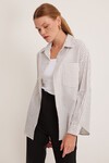 Kadın Beyaz Siyah Çizgili Oversize Keten Gömlek 20252