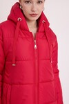 Kadın Kırmızı Kapşonlu Uzun Şişme Mont 5120