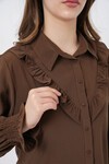 20223 Fırfırlı Uzun Kol Gömlek - Kahverengi